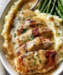 Garlicy Grilled Chicken Breast with Mashed Potatoes & Roasted Veggies